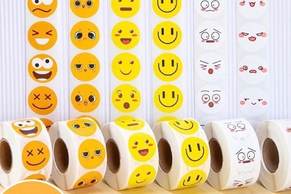 Thiết kế và in ấn ảnh sticker mặt cười giá rẻ tại Hà Nộ