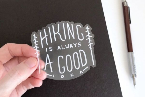 In decal trong chữ trăng giá rẻ, mẫu đẹp tại In Hoa Long