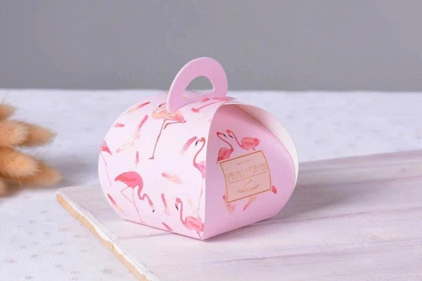 Mẫu hộp bánh phu thê kiểu dáng cách điệu độc đáo