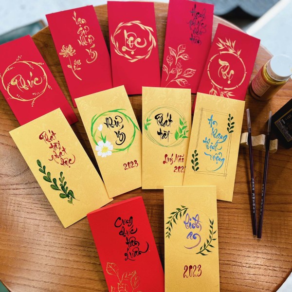 In Hoa Long nhận thiết kế và in ấn mẫu bao lì xì thư pháp theo yêu cầu