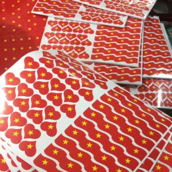 In sticker cờ Việt Nam giá rẻ, thiết kế theo yêu cầu tại Hà Nội