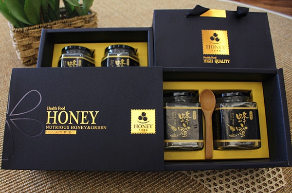 In Hoa Long sử dụng công nghệ ép kim cho hộp giấy