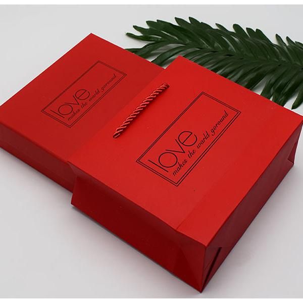 In túi giấy màu đỏ giá rẻ, thiết kế theo yêu cầu tại Hà Nội