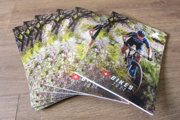 Mẫu catalogue xe đạp in trang bìa nổi bật