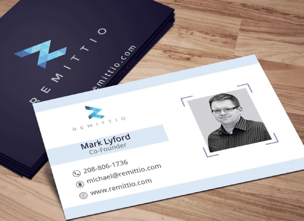 In Hoa Long nhận thiết kế và in ấn mẫu name card có hình lấy ngay