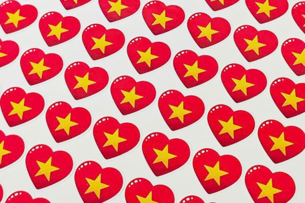 Mẫu sticker cờ Việt Nam giá rẻ, chất lượng cao tại Hà Nội