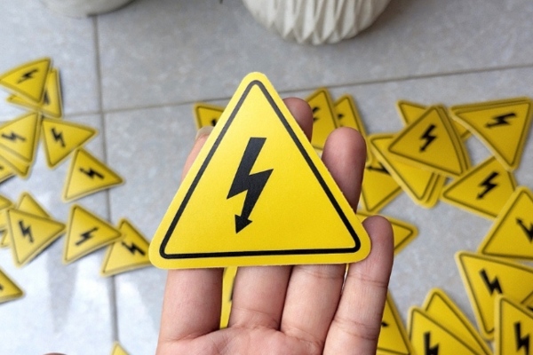 Mẫu tem cảnh báo điện giật tiêu chuẩn quốc tế