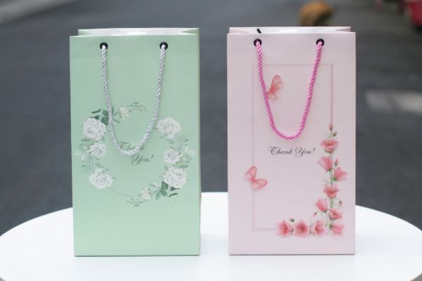 Mẫu túi giấy đựng sữa tắm giá rẻ, chất lượng cao