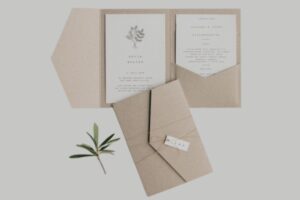 Bí quyết chọn màu thiệp cưới ưng ý, hợp phong thủy