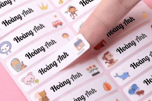 Mẫu sticker tên bé giá rẻ, thiết kế theo yêu cầu