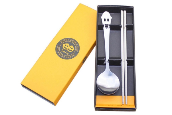 Mẫu hộp giấy đựng đũa thìa nắp âm dương