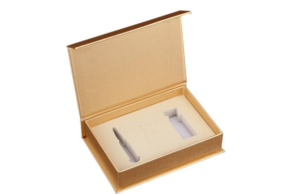 Mẫu hộp giấy màu vàng gold sang trọng