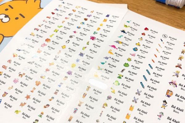 Mẫu sticker tên bé giá rẻ, thiết kế theo yêu cầu