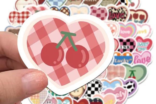 Mẫu sticker trái tim giá rẻ, thiết kế theo yêu cầu tại Hoa Long