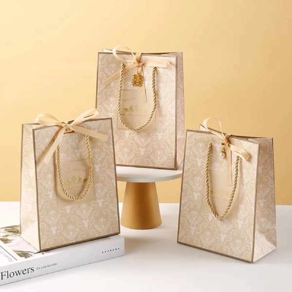 In Hoa Long nhận thiết kế và in ấn mẫu túi giấy cứng đẹp