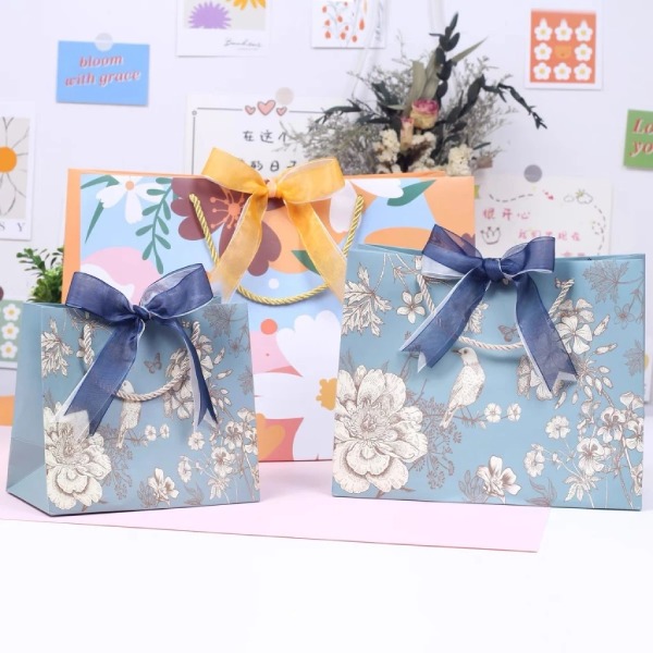 In Hoa Long nhận thiết kế và in ấn mẫu túi giấy cứng số lượng nhiều