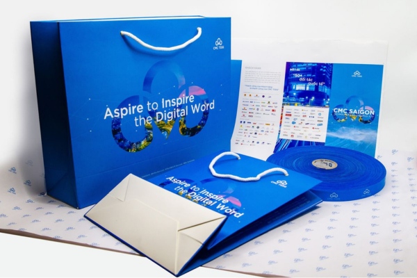 Mẫu túi màu xanh dương nổi bật