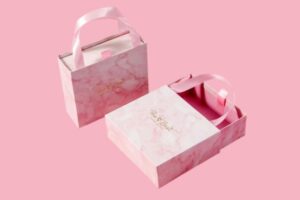 Những mẫu hộp giấy màu hồng ngọt ngào & tinh tế