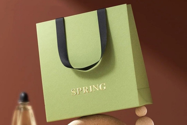 Khám phá các mẫu túi màu xanh tươi mát, đẹp mắt