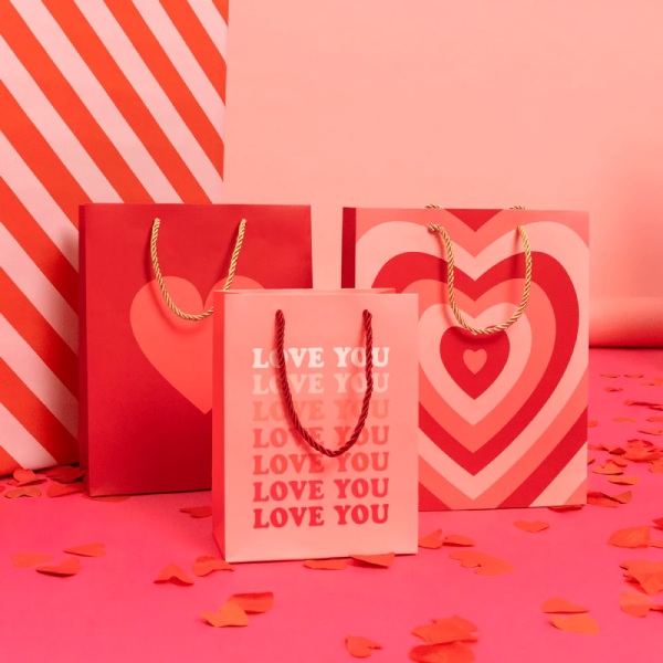 túi giấy đựng quà valentine In Hoa Long nhận in túi giấy đựng quà valentine cao cấp