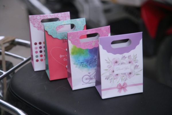 Mẫu túi giấy nắp gập giá rẻ, thiết kế theo yêu cầu tại Hà Nội