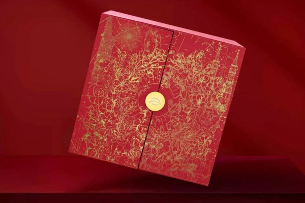 Hộp giấy cánh bướm được gia công tinh xảo