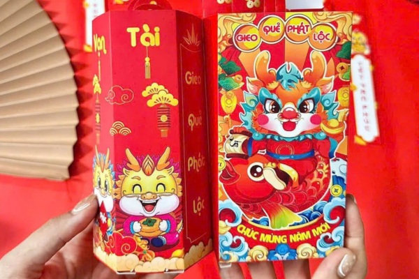 Mẫu bao lì xì gieo quẻ tạo không khí vui tươi
