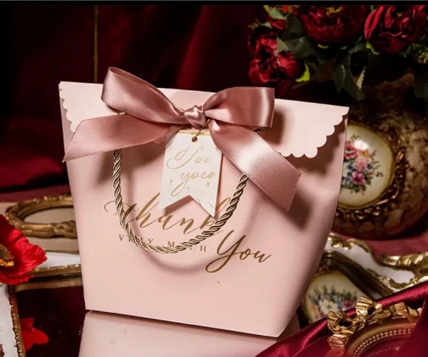 In Hoa Long nhận thiết kế và in ấn mẫu túi giấy màu hồng đẹp