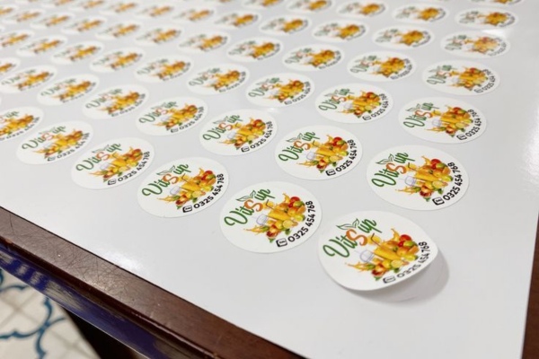 Ưu nhược điểm của decal giấy và decal nhựa