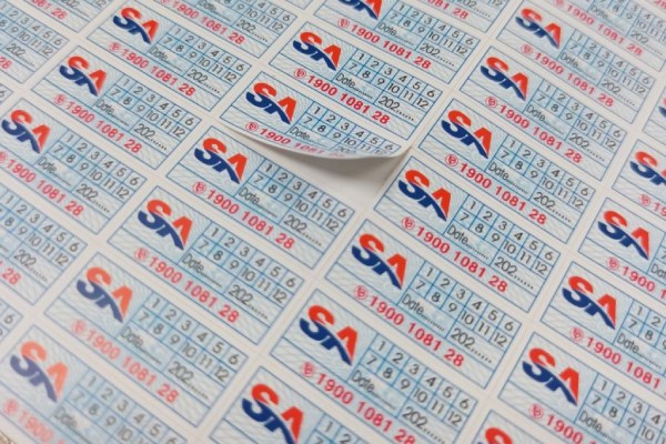 In Hoa Long In tem bảo hành đèn led đẹp