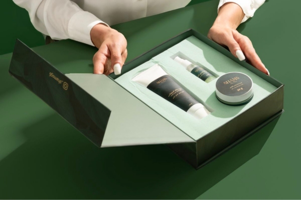Mẫu hộp đựng bộ mỹ phẩm cao cấp