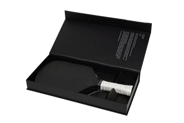 Mẫu hộp giấy đựng vợt pickleball có khay định hình bằng giấy