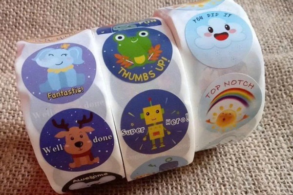 Mẫu sticker cuộn tiện lợi