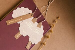 20+ Mẫu tag giấy ép kim cao cấp, sang trọng