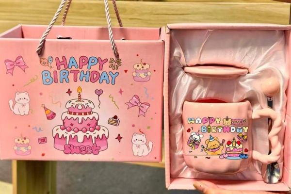 50+ Mẫu hộp quà sinh nhật đẹp sáng tạo và ấn tượng nhất