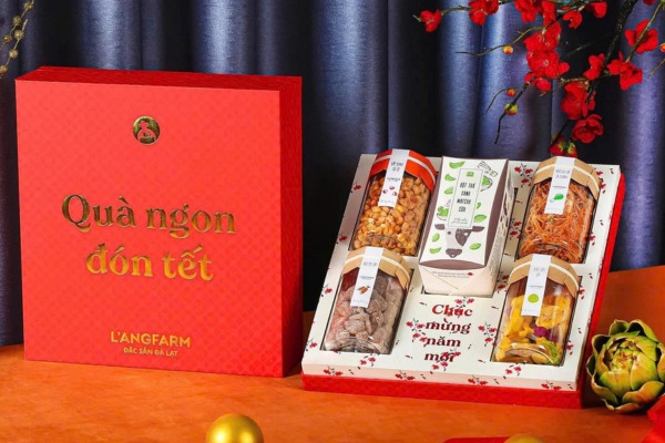 Gia công cán vân hộp quà Tết