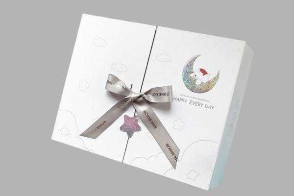 Mẫu hộp quà sinh nhật carton cứng