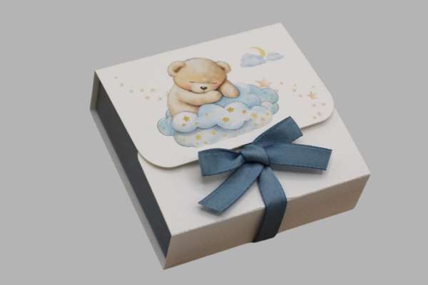 Mẫu hộp quà sinh nhật tối giản