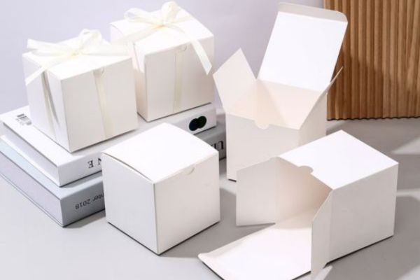 Mẫu hộp giấy màu trắng đẹp, chất lượng cao