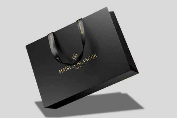 Mẫu túi giấy đen ép kim cao cấp