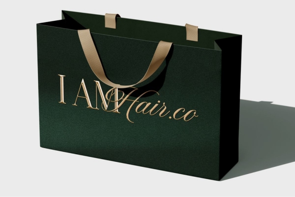 Mẫu túi giấy đen luôn được ưa chuộng