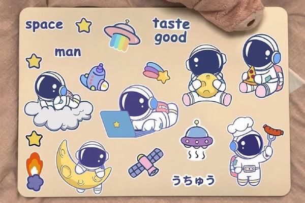 In Hoa Long nhận thiết kế và in ấn bộ sticker vũ trụ phi hành gia