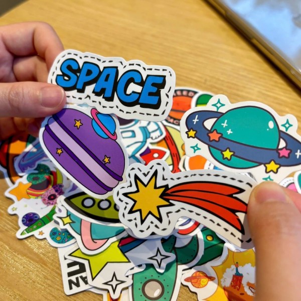 In Hoa Long nhận thiết kế và in ấn bộ sticker vũ trụ theo yêu cầu