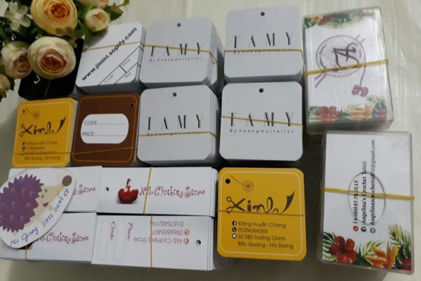 Chất liệu giấy in thẻ treo phổ biến