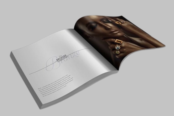 Mẫu catalogue trang sức nền tối