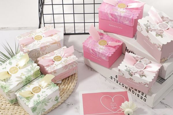 Mẫu hộp đựng nước hoa khô đẹp, chất lượng cao