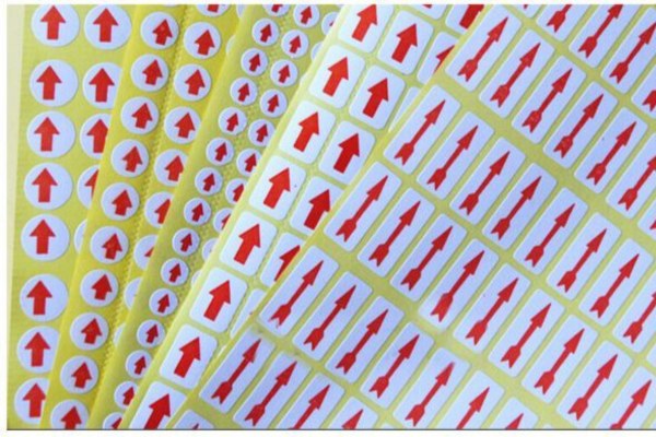 Mẫu tem dán hàng lỗi đa dạng hình mũi tên