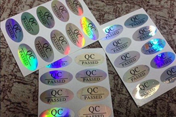 Mẫu tem QC Pass hình elip 7 màu đẹp mắt