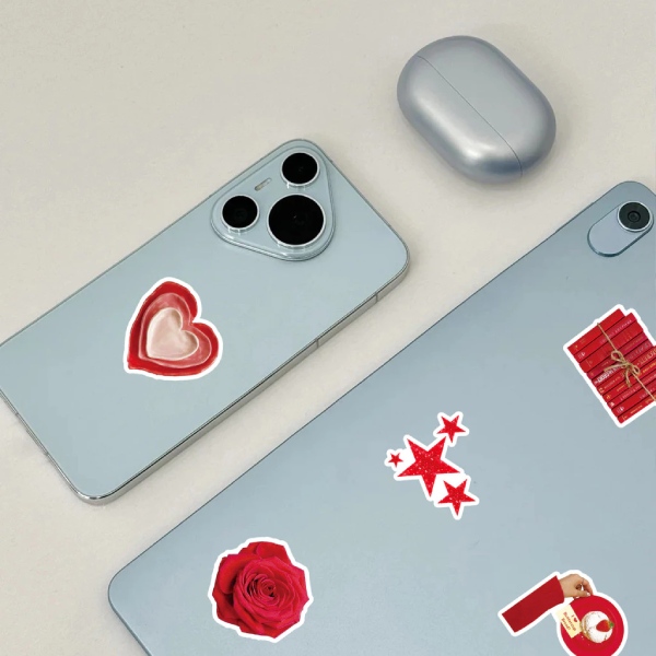 In Hoa Long nhận thiết kế và in ấn bộ sticker màu đỏ lấy ngay