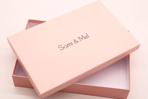 Mẫu hộp giấy đựng áo thun đẹp, chất lượng cao